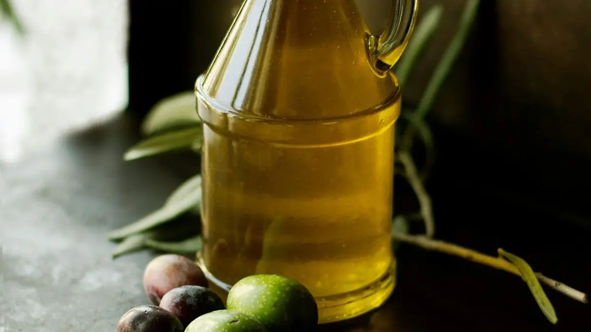 Olive oil: liquid gold or liquid marketing?